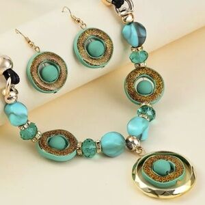 Elegant Turquoise and Gold Jewelry Set
